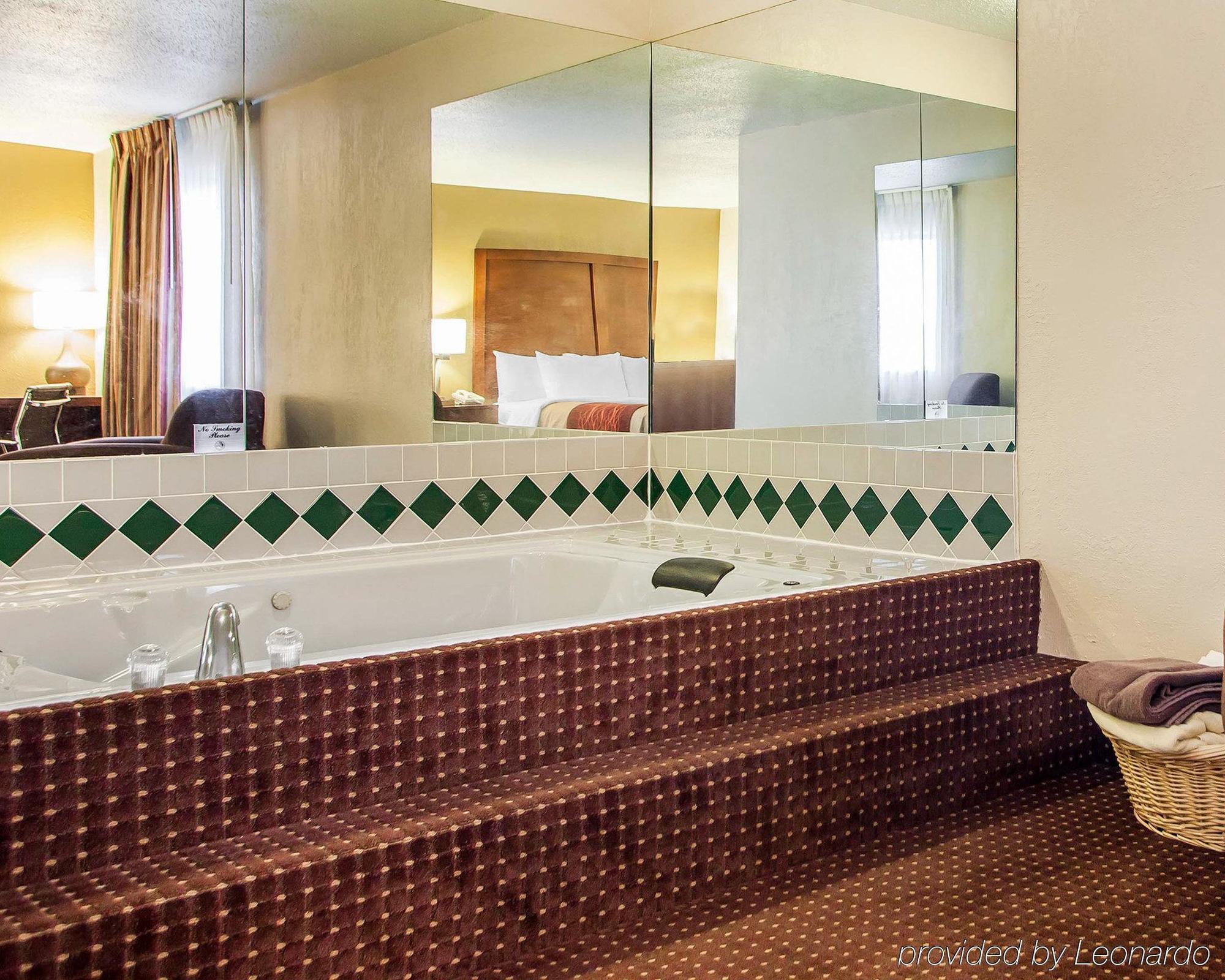 Quality Inn Waverly מראה חיצוני תמונה