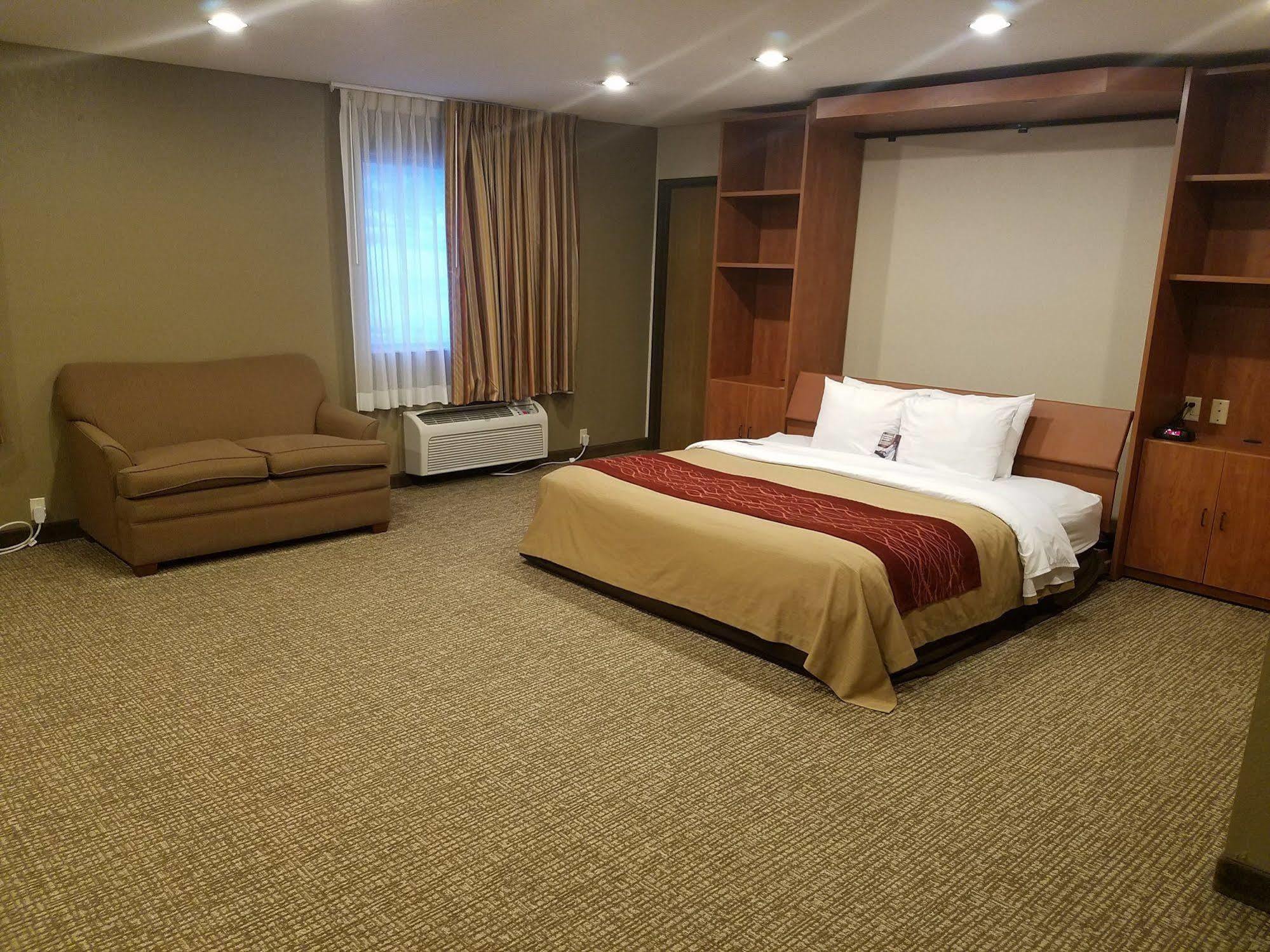 Quality Inn Waverly מראה חיצוני תמונה