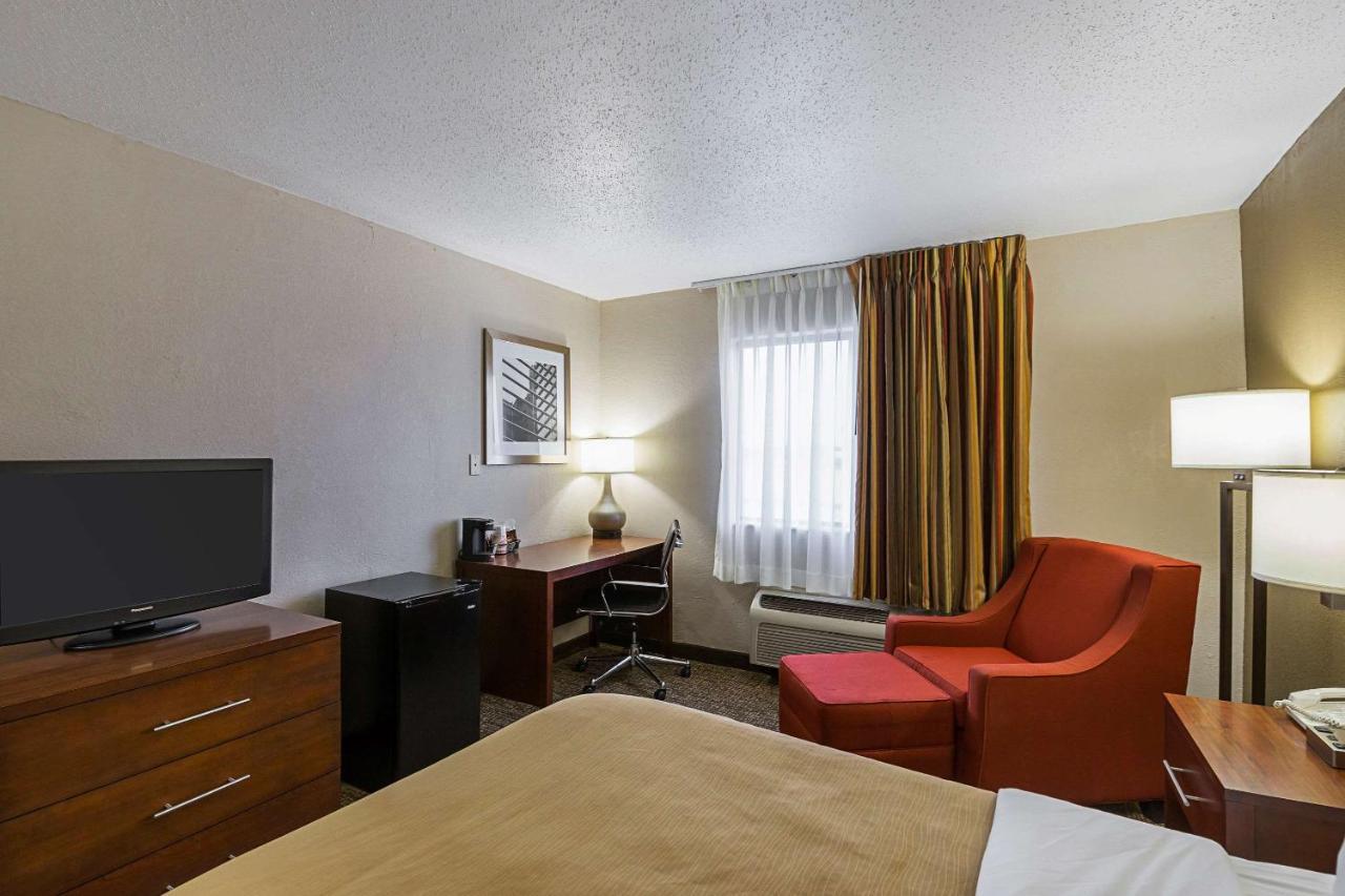 Quality Inn Waverly מראה חיצוני תמונה