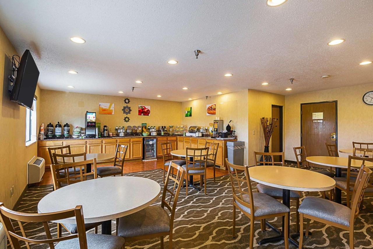 Quality Inn Waverly מראה חיצוני תמונה