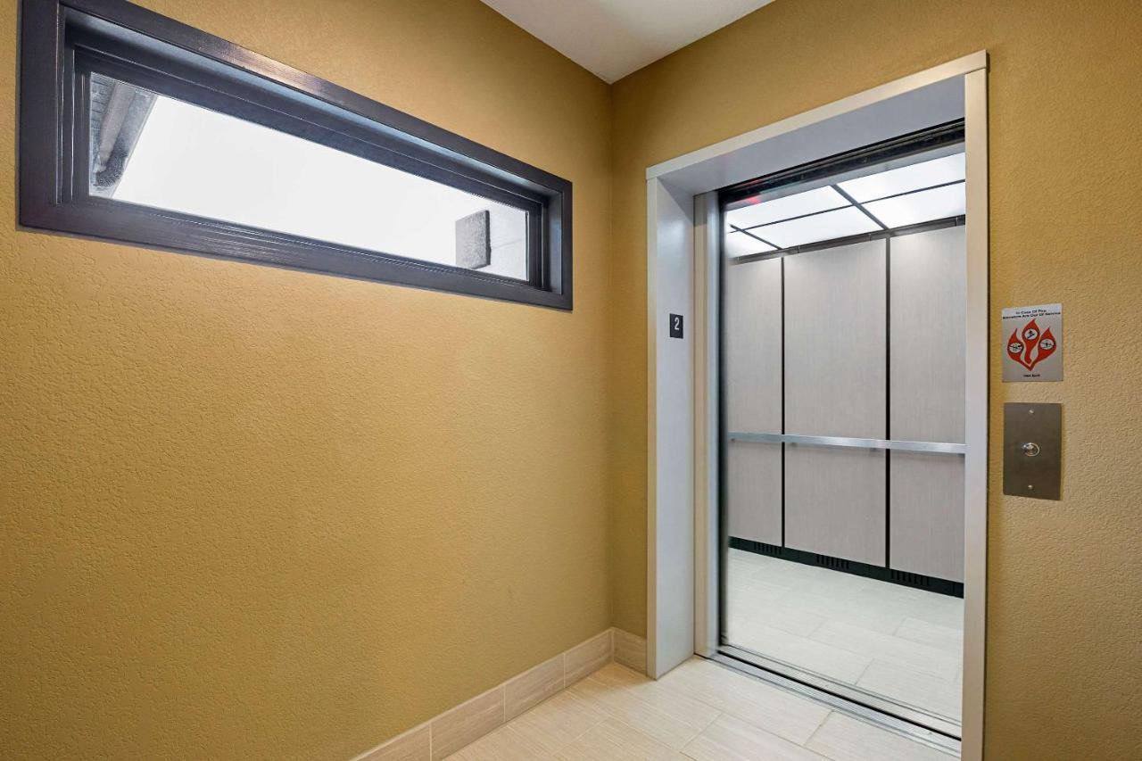 Quality Inn Waverly מראה חיצוני תמונה