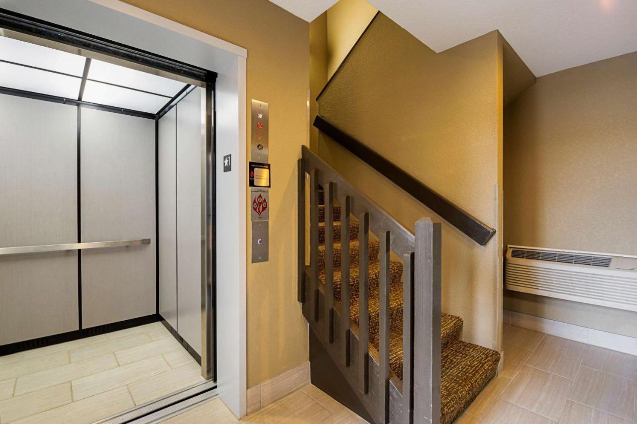 Quality Inn Waverly מראה חיצוני תמונה